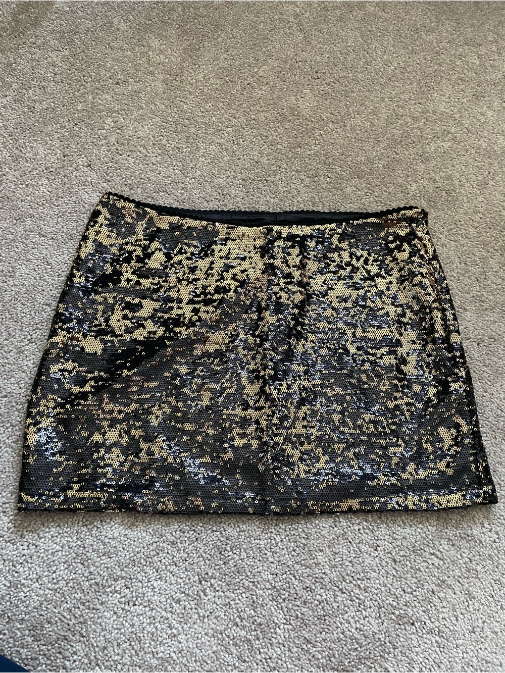 NEW 💛 F21 Sequin Mini Skirt